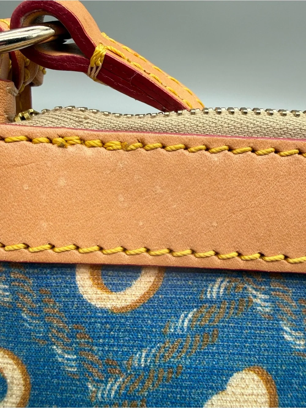 Dooney & Bourke authentic dooney